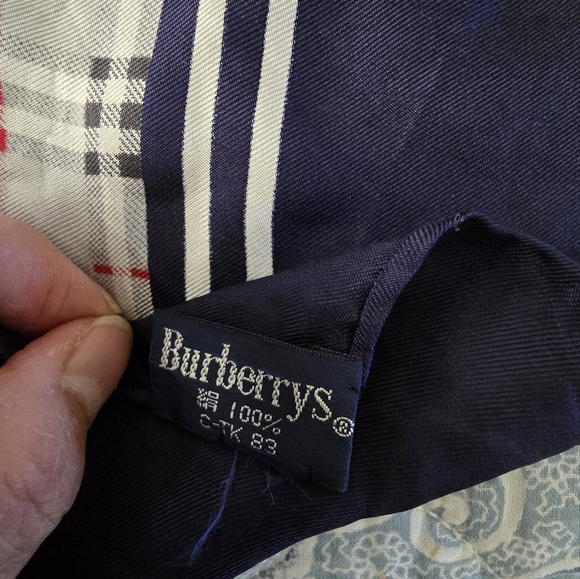 Vintage Burberrys Silk Scarf - Picture 10 of 12